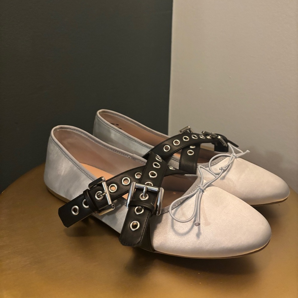 Steve Madden White and Black Flats with Edgy Strap